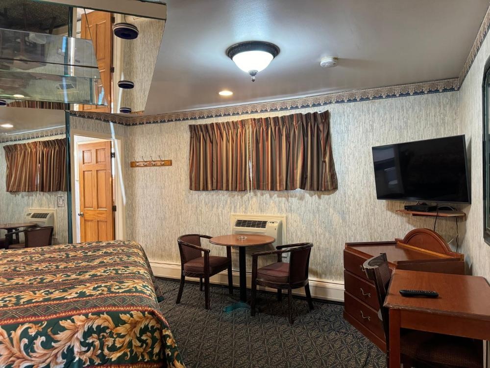 Royal Motel